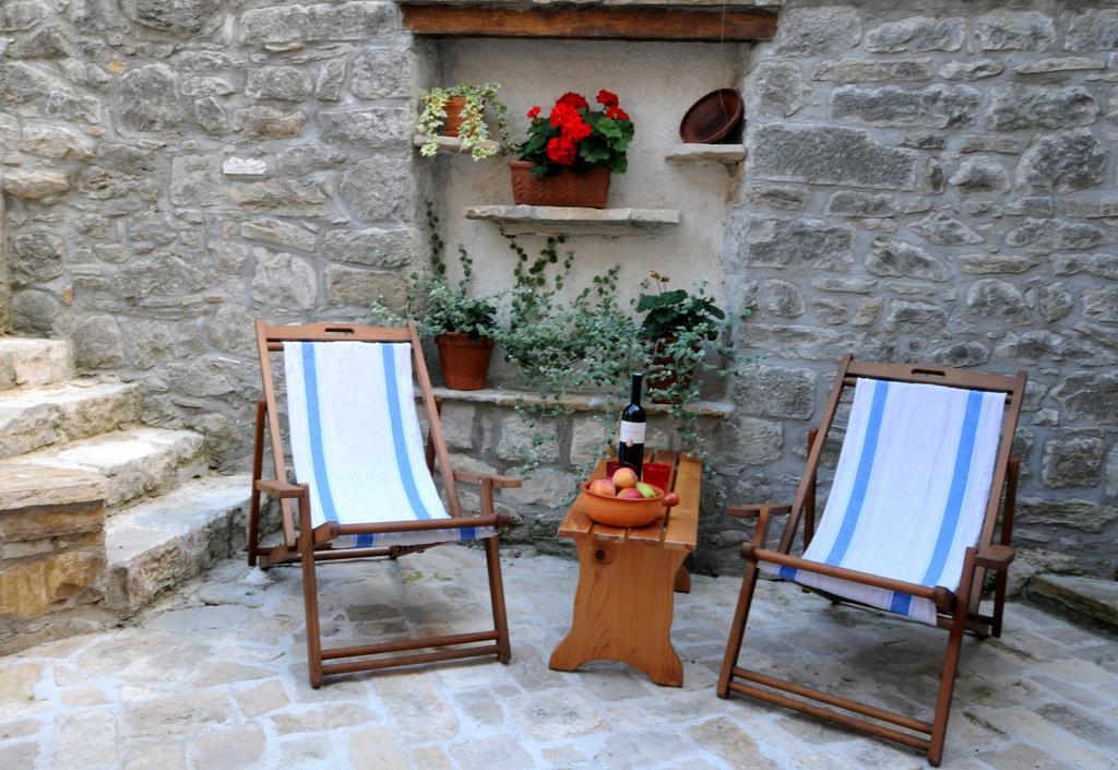 Holiday Homes Poli Svetega Antona Gračišće 객실 사진