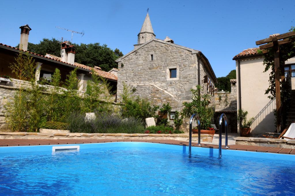 Holiday Homes Poli Svetega Antona Gračišće 객실 사진