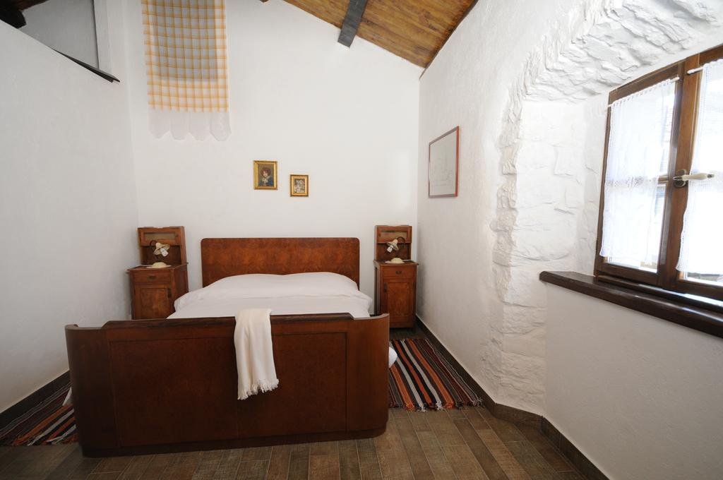 Holiday Homes Poli Svetega Antona Gračišće 객실 사진