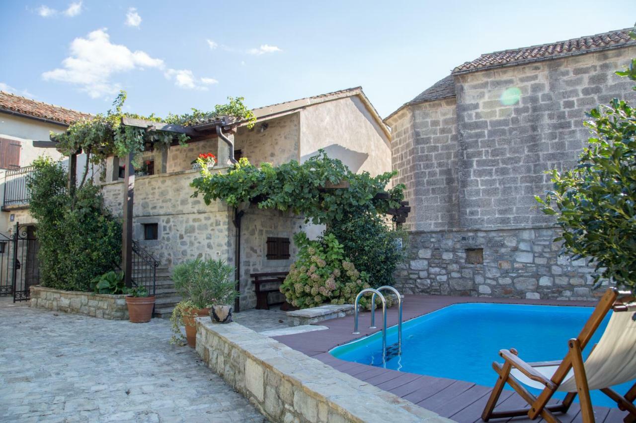 Holiday Homes Poli Svetega Antona Gračišće 외부 사진